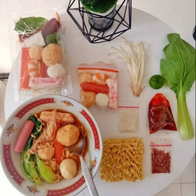 

Sukiyaki Suki Tomyam