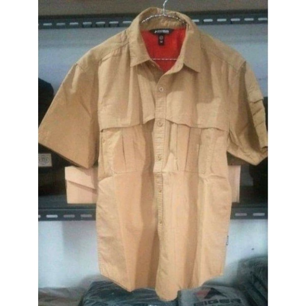 kemeja taktikal