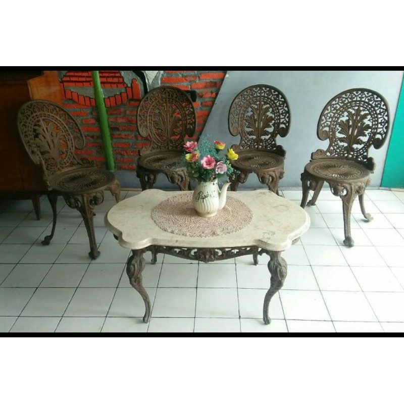 Meja dan Kursi Tamu Antik bahan besi