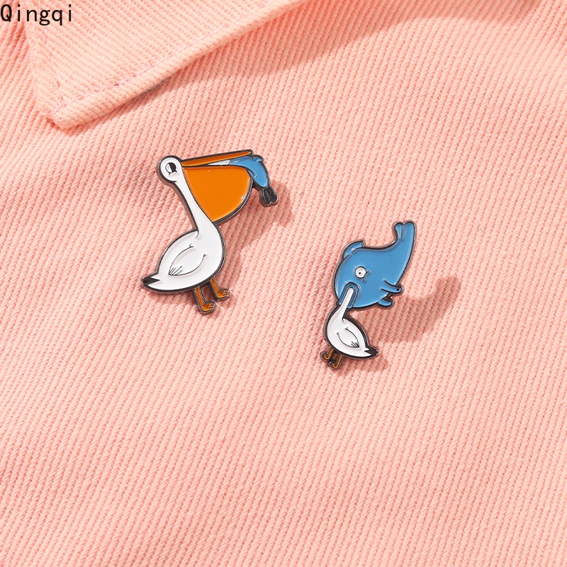 Bros Pin Enamel Desain Kartun Ikan Makan Pelican Bahan Metal Untuk Hadiah