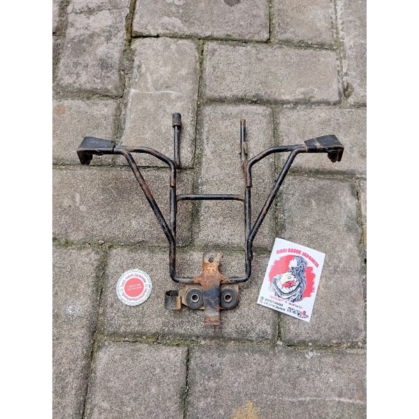 PANGKON BREAKET TOTOK BARONG LAMPU DEPAN SUZUKI SATRIA FU ORIGINAL