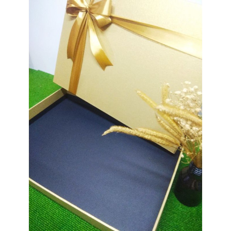 

kotak kado premium exclusive 34x24x4 cm berpita