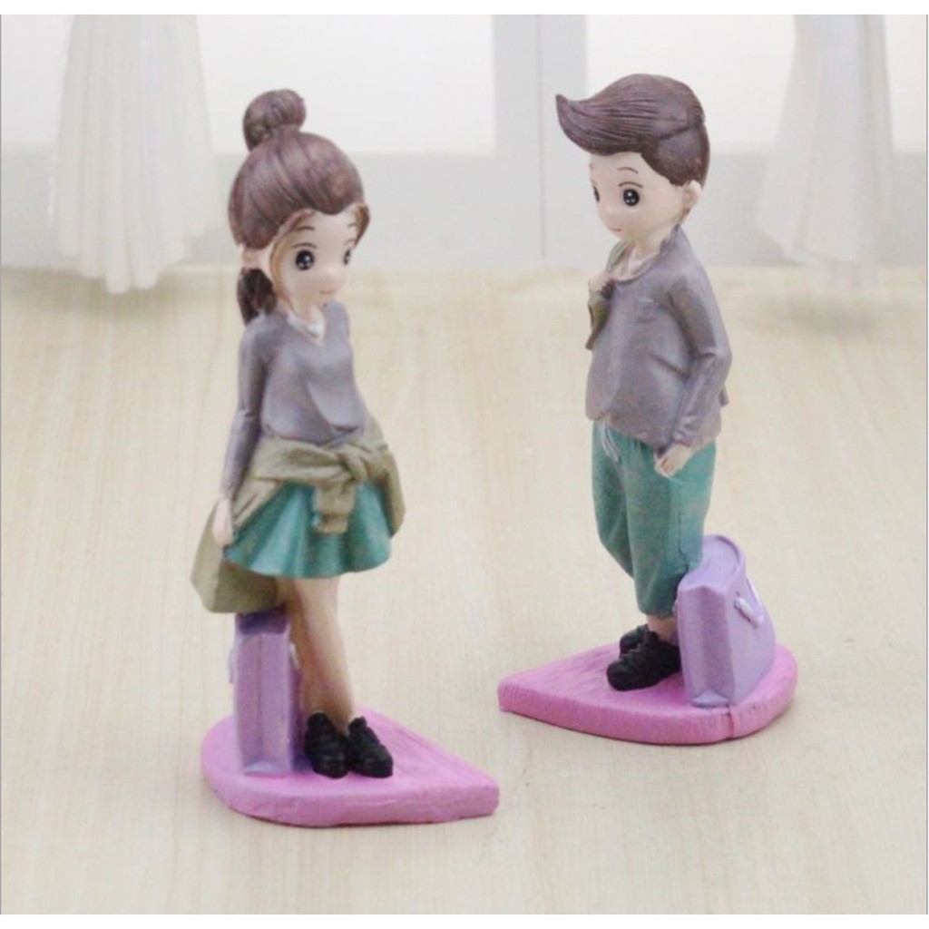 Couple Student Resin Doll / Patung Pajangan Rumah Pasangan Hiasan Kado