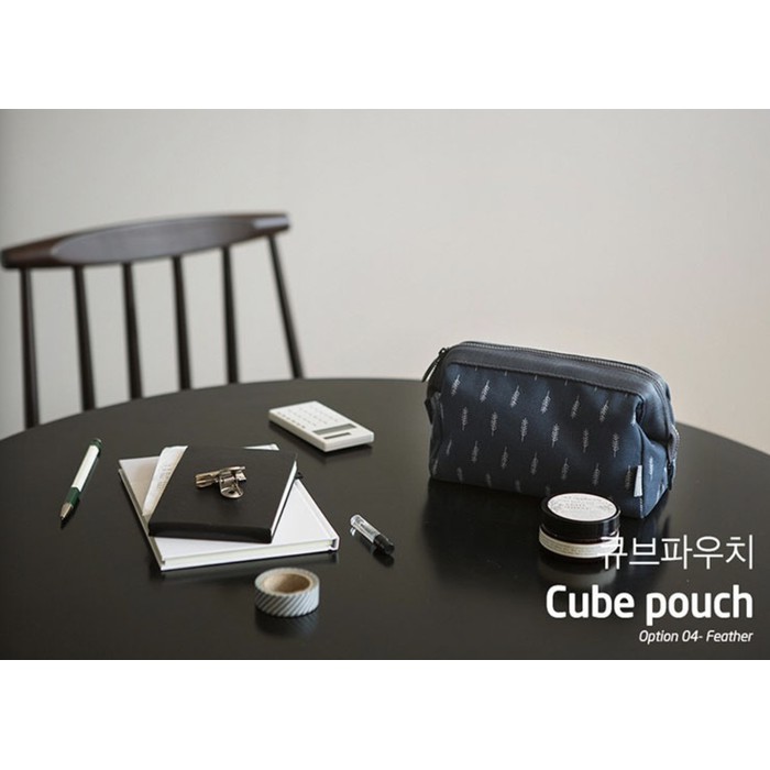 Weekeight Charming Water Resistant Cube Pouch Tas Kosmetik