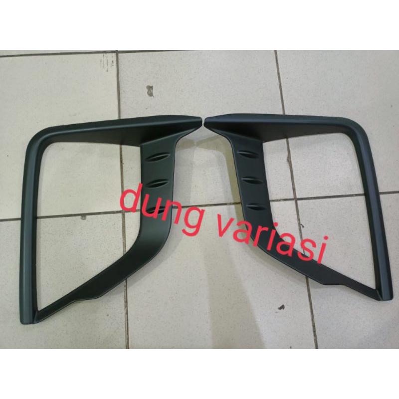 garnish depan lampu xpander cross hitam