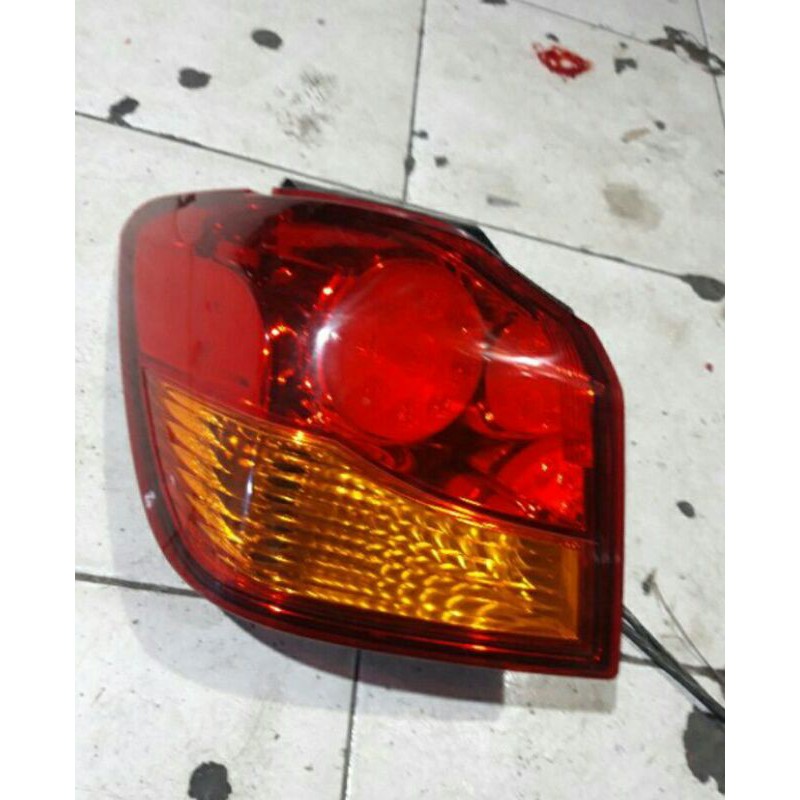 Stoplamp Mitsubishi Outlander kiri