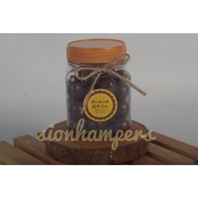 

Bola Coklat