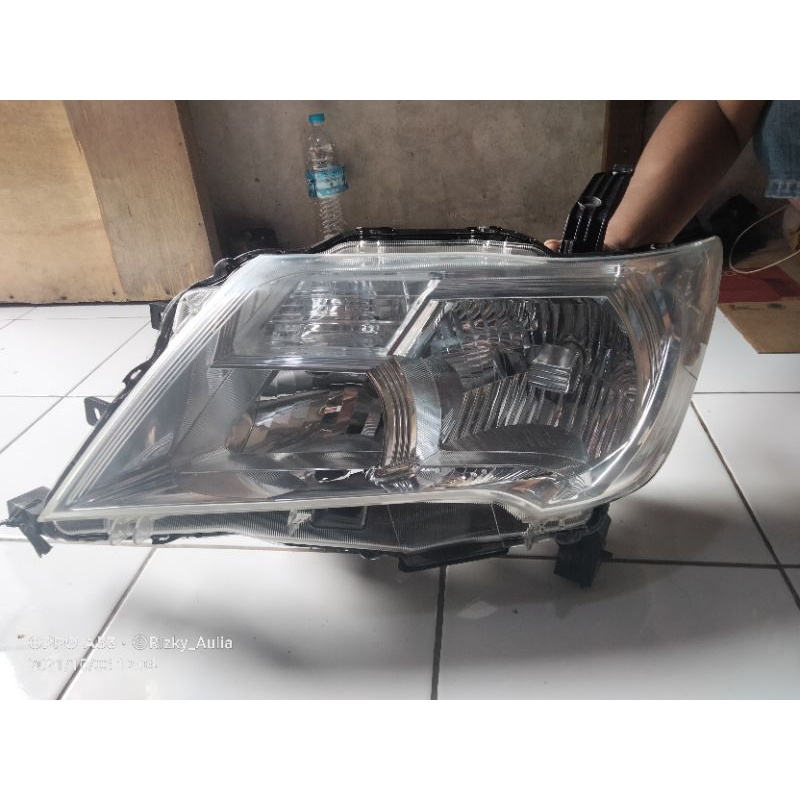 Headlamp Nissan Serena C26 model HID