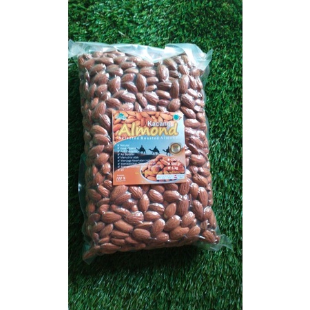 kacang almond panggang kupas 1 kg