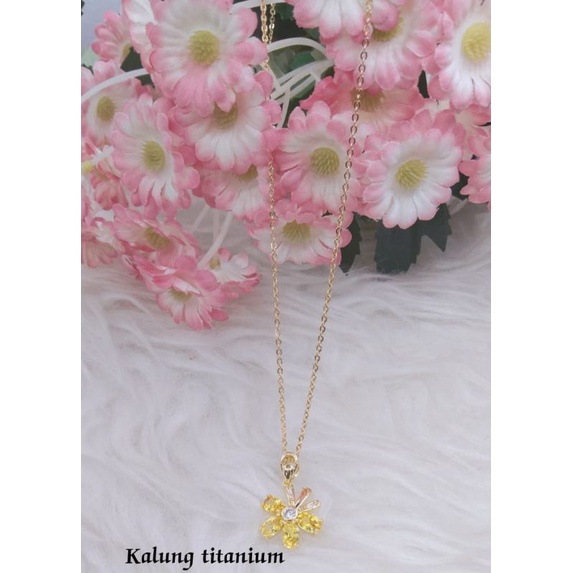 kalung rantai titanium emas liontin mawar