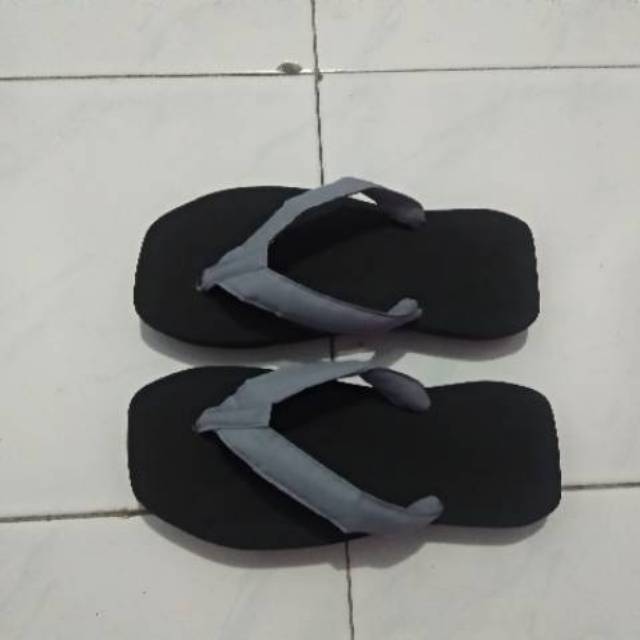 Sandal kayu/bakiak jepang