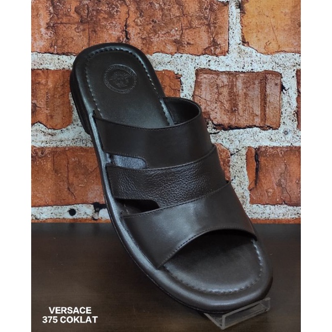 sandal pria , sandal cowok , sandal slide  bahan kulit VERSACE