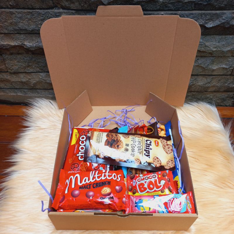 

snack box/hampers snack large sultan ultah wisuda anniversary