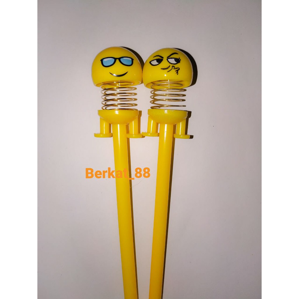 

Pulpen Model Karakter Spiderman , Emoji , Kepala Bisa Goyang