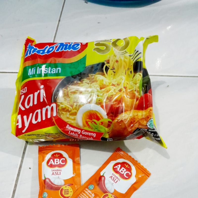 Indomie goreng / ayam bawang / kari ayam / soto ayam  1 pcs FREE 2 SACHET saus