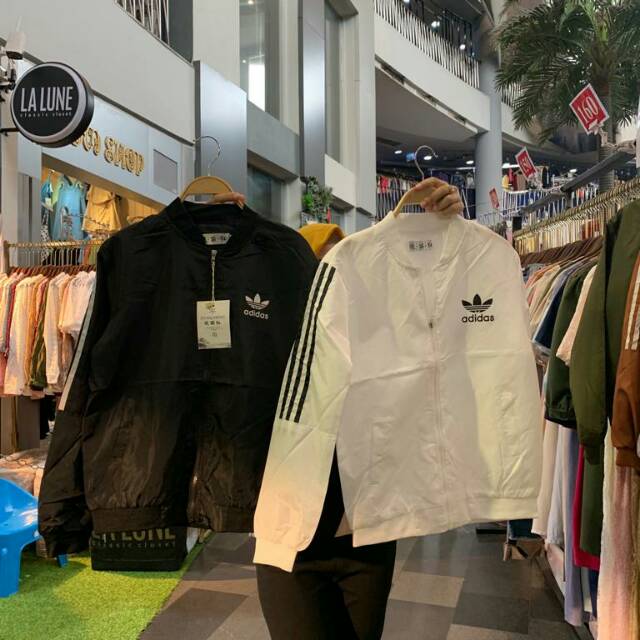 Jaket parasut adidas