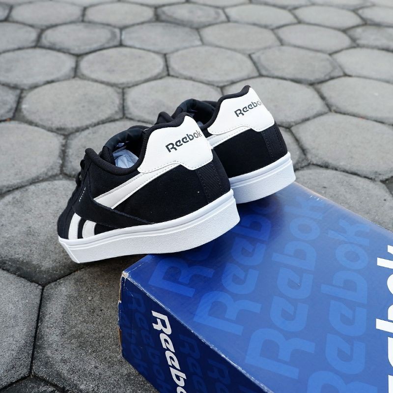 sepatu tennis REEBOK ROYAL COMPLETE 3 LOW BLACK WHITE