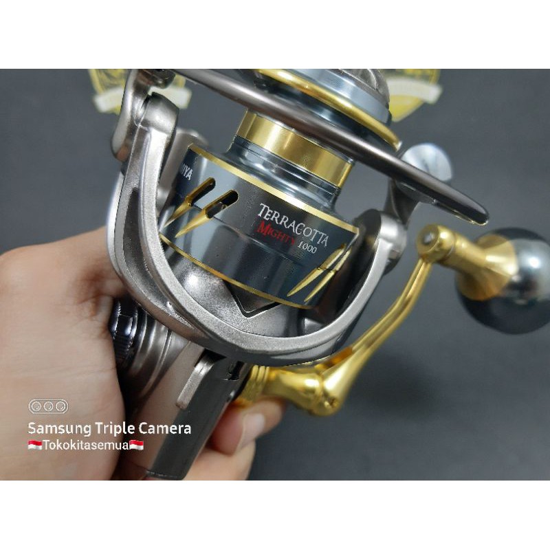 Reel Pancing Spinning Laut dan Kolam ukuran 1000