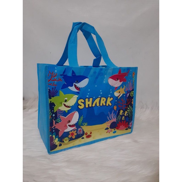 

Tas Souvenir karakter Shark Ready stok