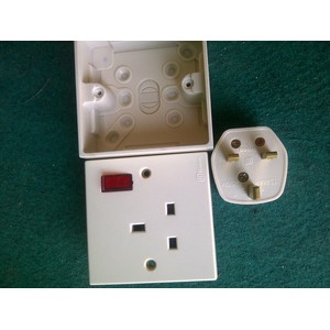 Stop kontak AC Broco