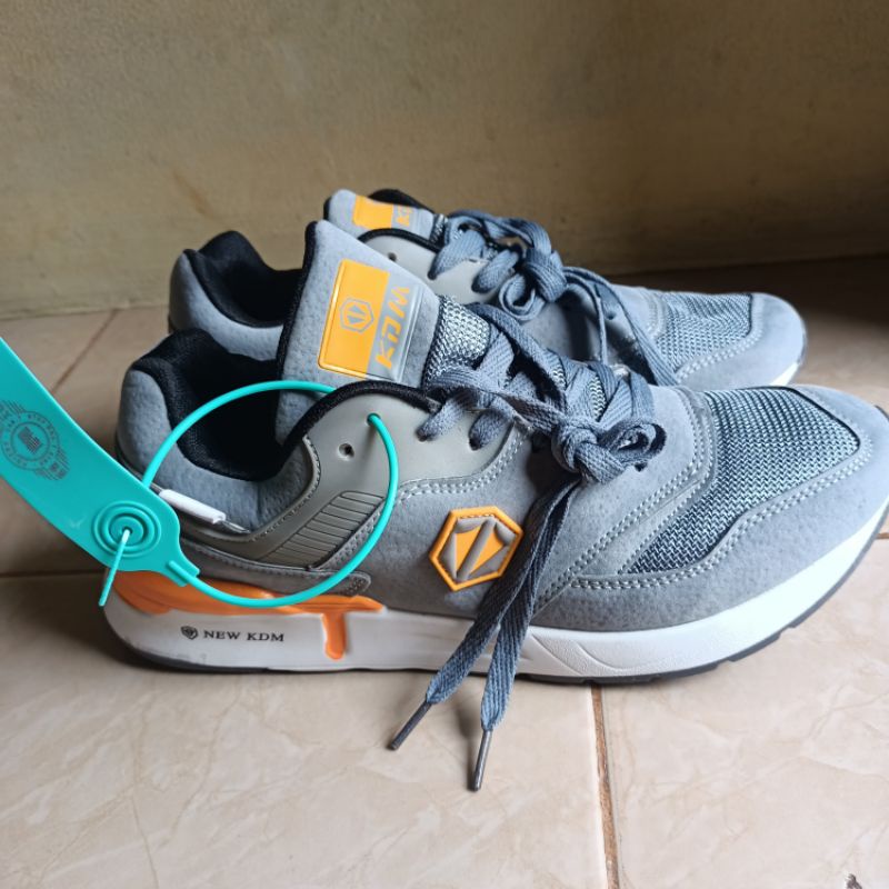 sepatu kdm import