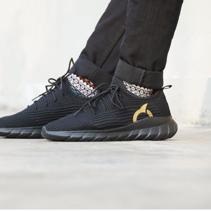 ortuseight frontier all black