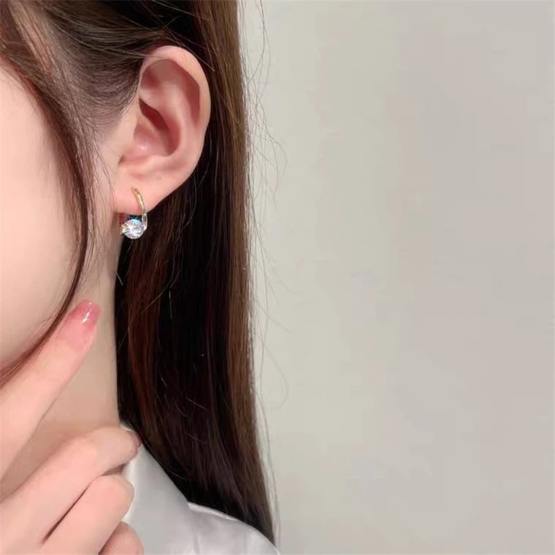 Anting Stud Zircon Berlian Imitasi Shiny Gaya Korea Untuk Aksesoris Perhiasan Wanita