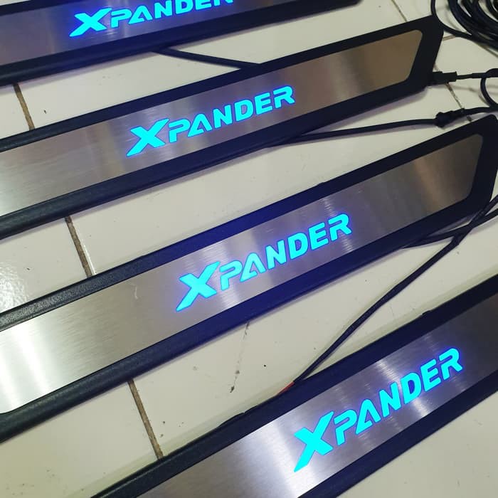 Sillplate Samping LED Mobil Xpander / Sill plate Samping Lampu biru