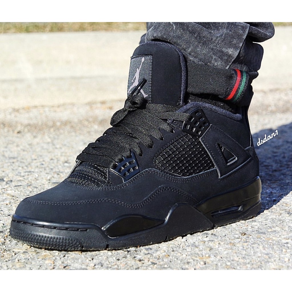 retro black cat 4s