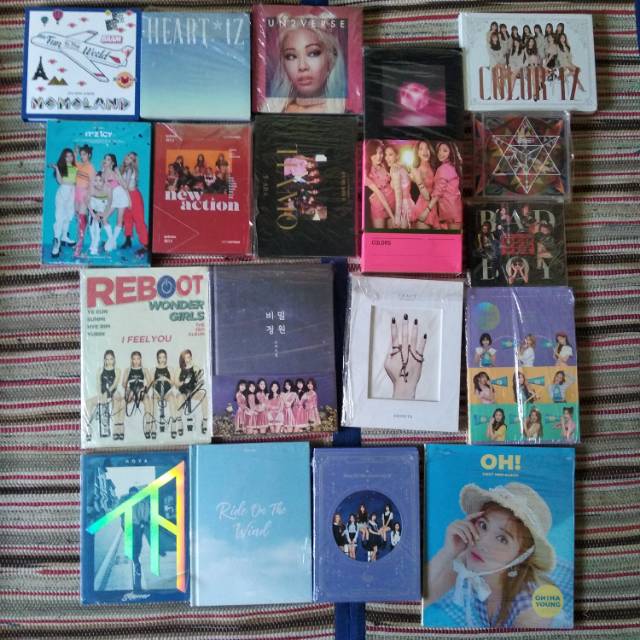 WTS Album momoland izone hayoung blackpink red velvet hayoung kard gugudan twice 2ne1 4minute miss A