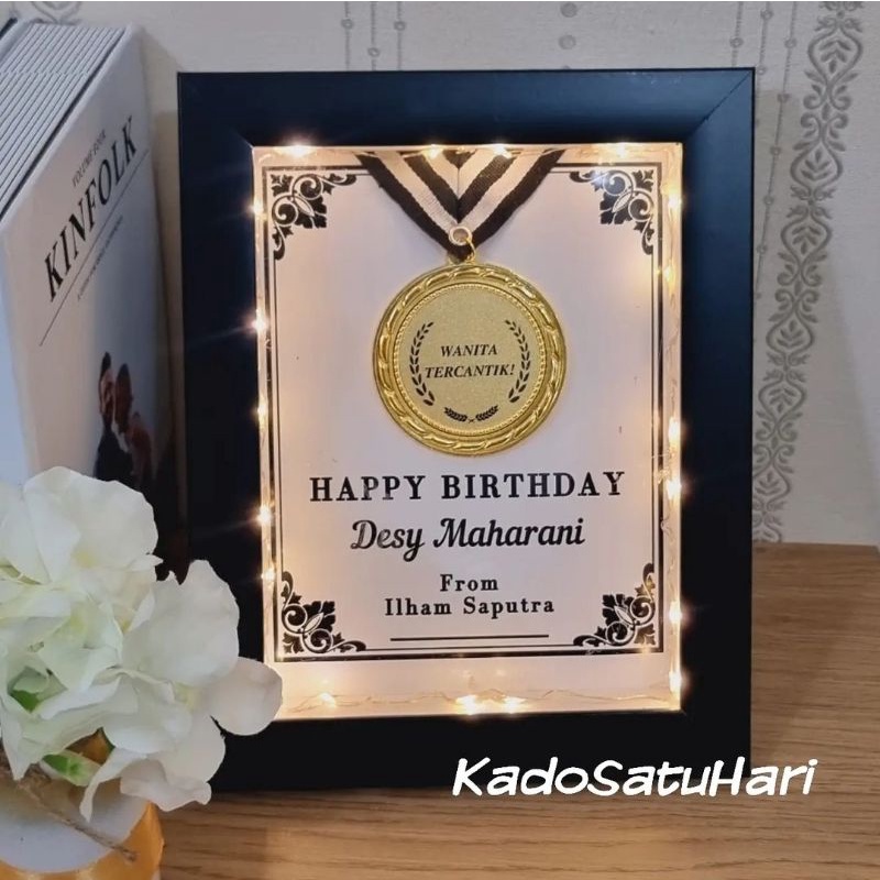 Kado Guru Lampu Frame Medali Custom ( Teachers Day )