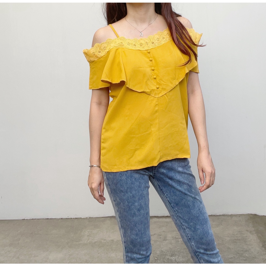 SL217 - Cute  Sabrina Top Lace Mustard