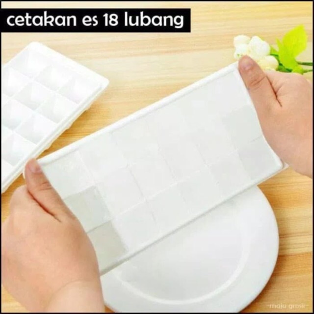 CETAKAN ES BATU PUDING KUBUS ISI 18 LUBANG TERMURAH