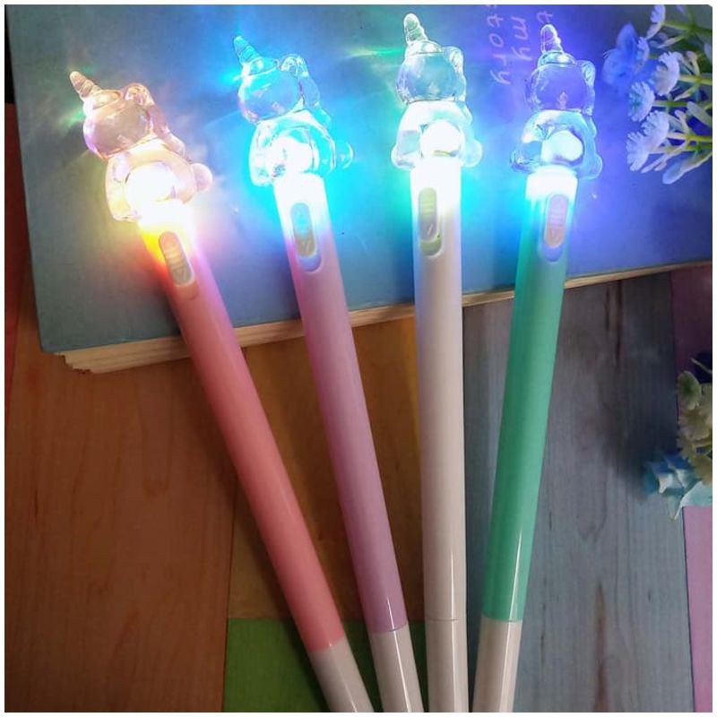 

Pulpen Lampu LED Unicorn Bening - Pen lampu warna-warni