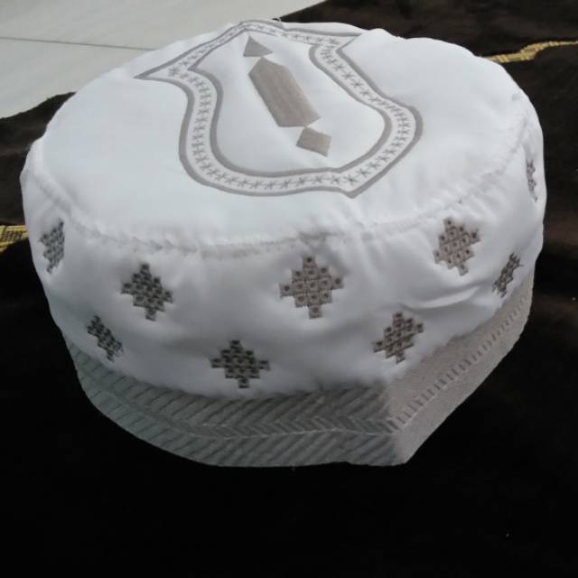 PECI PUTIH MADINAH BUGIS songkok putih haji Kopiyah haji Peci Terompah