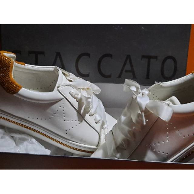 Prelove sepatu wanita staccato original
