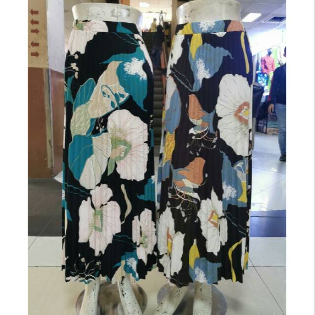 ROK MAXMARA / ROK KEMBANG / ROK MOTIF PAYUNG LEBAR / ROK MOTIF KEMBANG / ROK KOREA