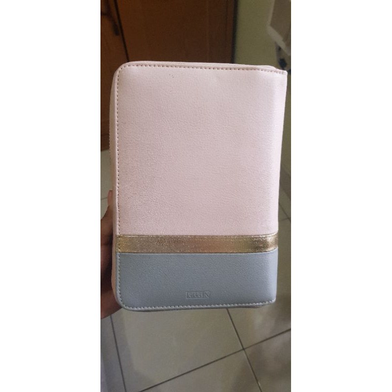 

Kikki.k personal planner Zip Light Pink (PRELOVE)