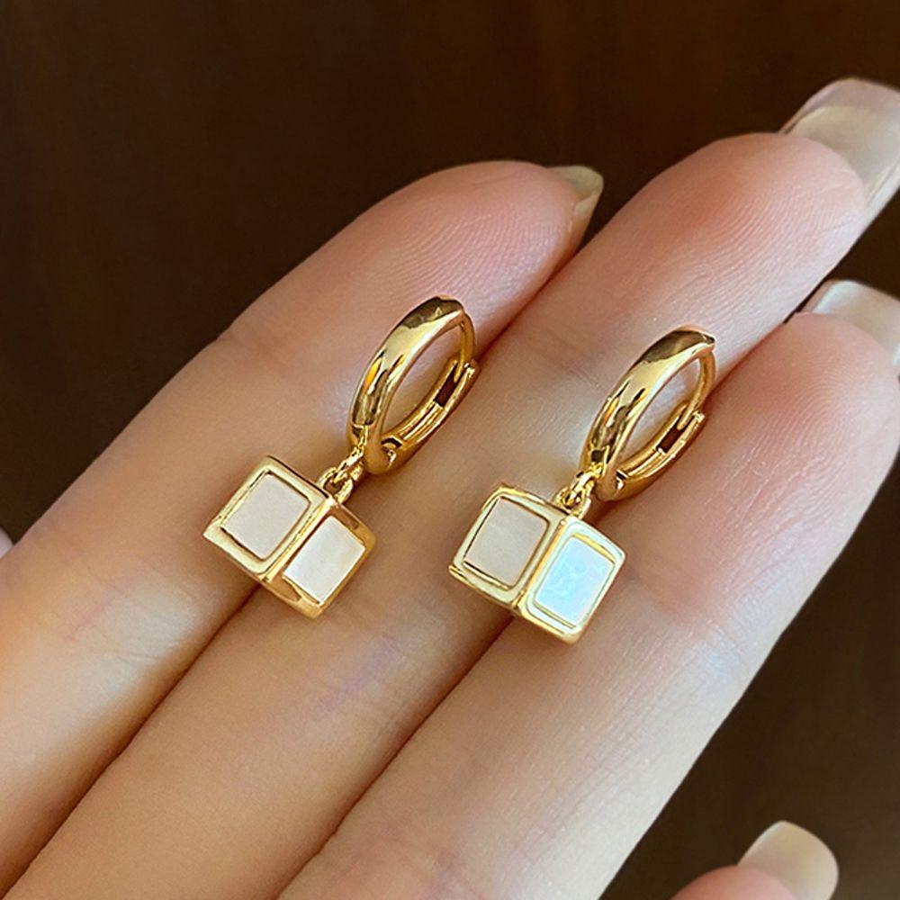 Mxbeauty Anting Wanita Geometri Peri Manis Sederhana Temperamen Vintage Gesper Telinga Persegi