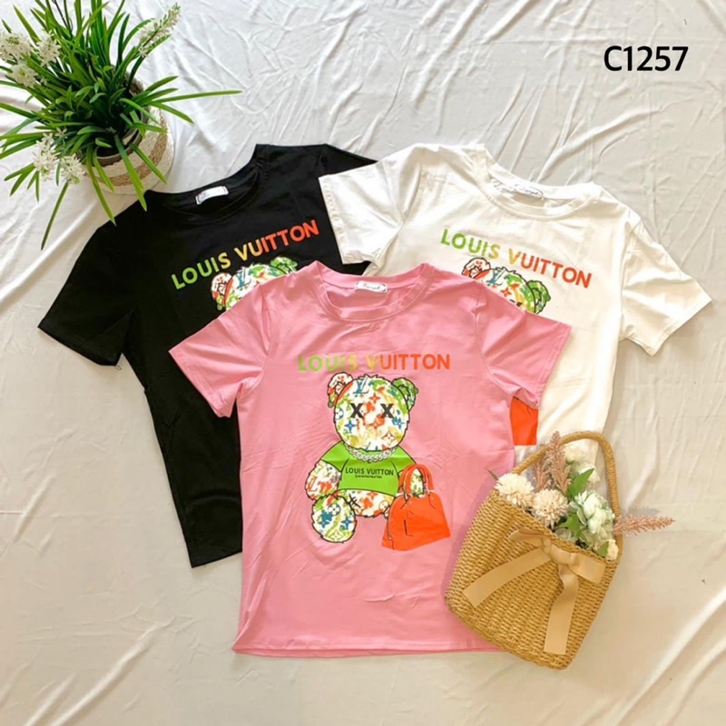 Kaos wanita gambar import | kaos gambar kaws uniqloo wanita import | tshirt kaws uniqloo / LV wanita import | tshirt BKK import gambar