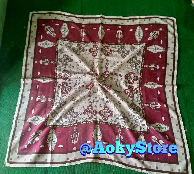 Hijab Segiempat Motif Sumba Maroon