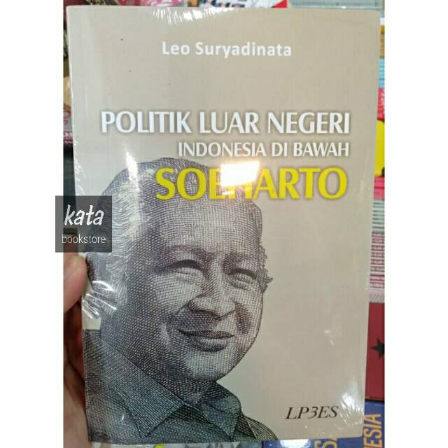 Jual Buku POLITIK LUAR NEGERI INDONESIA DI BAWAH SOEHARTO Leo