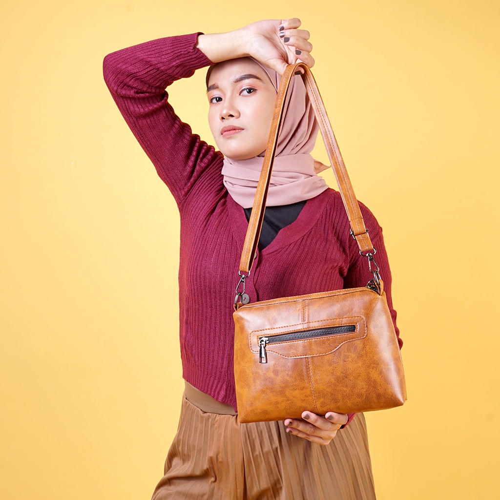 Slingbag Stylish Classic Dengan Jahitan Halus Dan Rapi