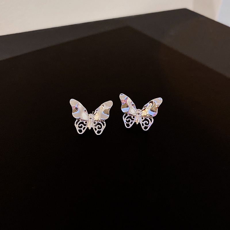Versi Korea Ringan Mewah925 Perak Jarum Kupu-Kupu Berongga Keluar Fashion Stud Anting COCOJEWELRY