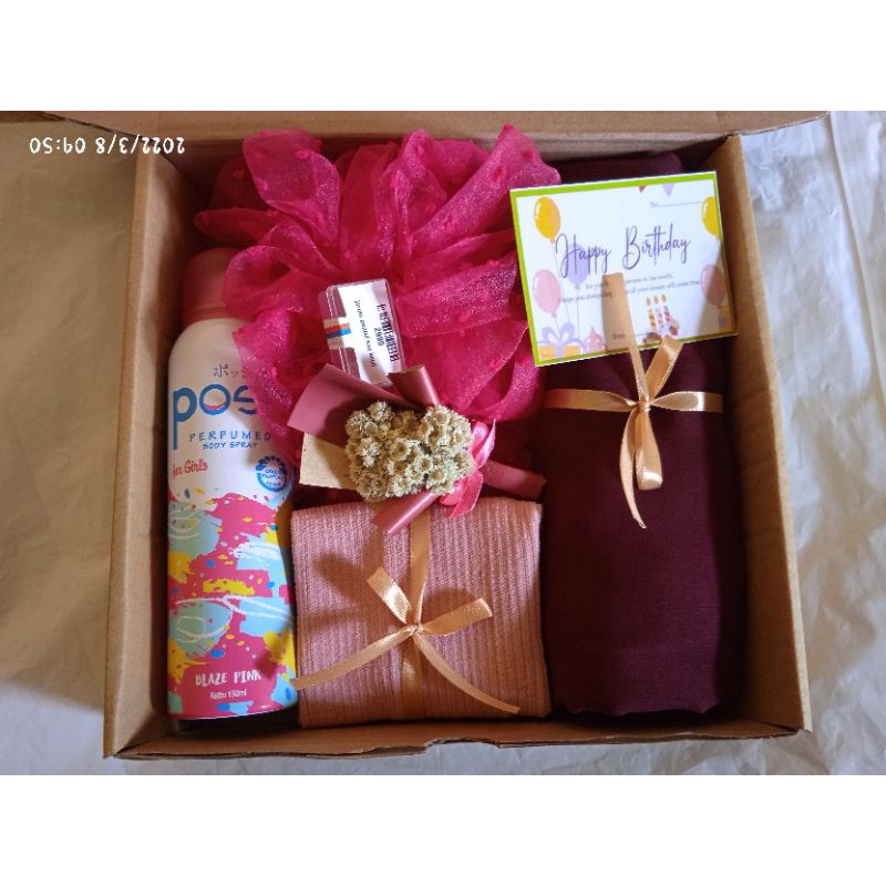 

hampers cewek/kado cewek/hampers hijab