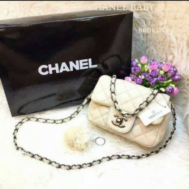 Tas Selempang Wanita Branded Chanel Sling Bag Untuk Kerja Kuliah Jalan Jalan Warna Putih