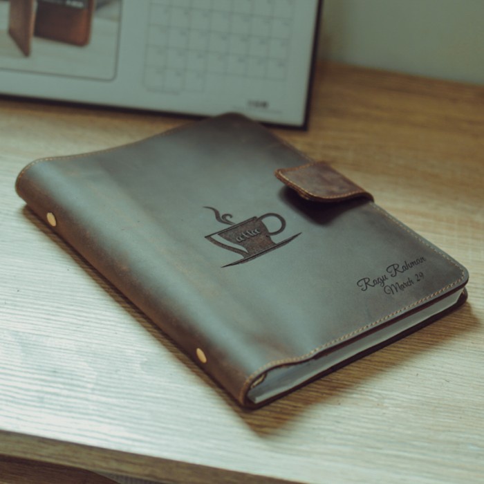 

READY BUKU AGENDA BINDER A5 COVER KULIT - PAUL MODEL V3 Tan FREE GRAFIR BERKUALITAS