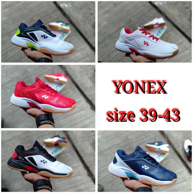 Sepatu sport YONEX