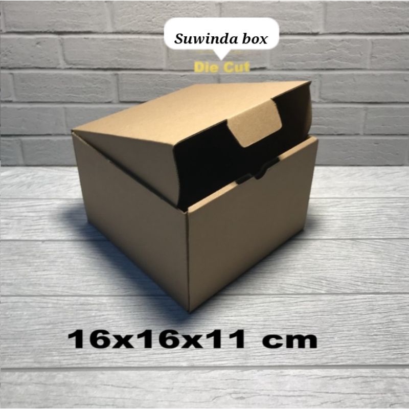 

Kardus karton uk. 16x16x11 cm...die cut box kotak Souvenir -dll