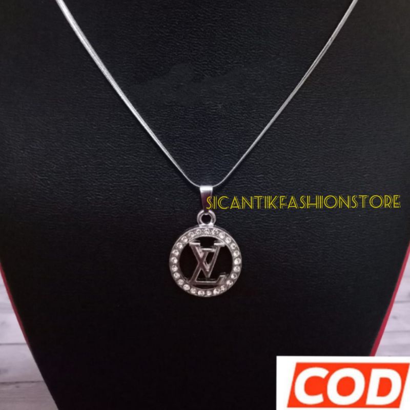 Kalung Titanium liontin Silver Fashion Wanita Terlaris Anti Karat Tidak Luntur Liontin Silver Mewah